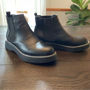 Madden girl 9.5 black boots
